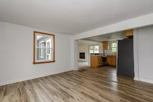 W271N2563 Pear Tree Ln, Pewaukee, WI 53072 - Photo 4
