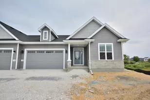 1076 Elderberry Rd, Oconomowoc, WI 53066 - Photo 1