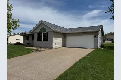 3003  Pleasant Dr, Holmen, WI 54636 - Photo 4