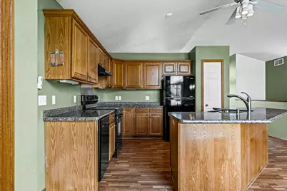 3003  Pleasant Dr, Holmen, WI 54636 - Photo 12