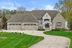 W356N5136 Lakeshore Dr, Oconomowoc, WI 53066 - Photo 2