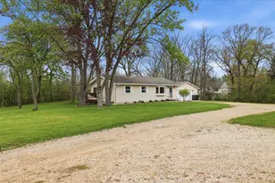 N2852 Schofield Rd, Geneva, WI 53147 - Photo 6