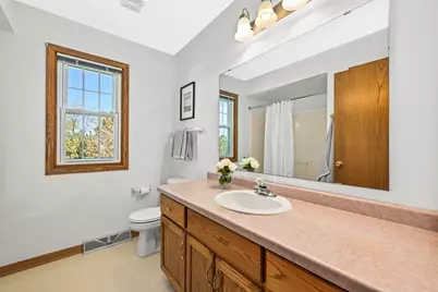 150 W Fairfield Ct, Oak Creek, WI 53154 - Photo 26