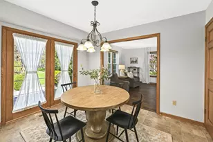 150 W Fairfield Ct, Oak Creek, WI 53154 - Photo 10