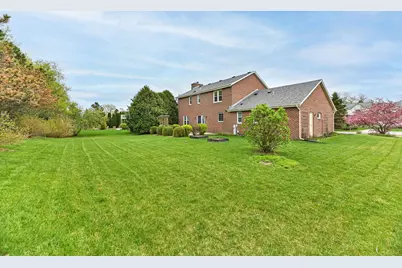 150 W Fairfield Ct, Oak Creek, WI 53154 - Photo 38