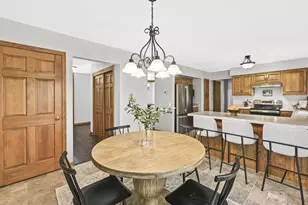 150 W Fairfield Ct, Oak Creek, WI 53154 - Photo 12