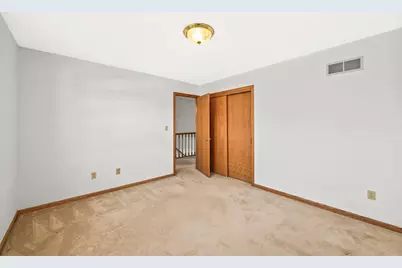 150 W Fairfield Ct, Oak Creek, WI 53154 - Photo 28