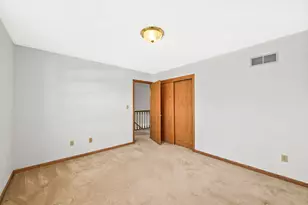 150 W Fairfield Ct, Oak Creek, WI 53154 - Photo 28