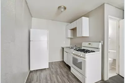 2214 W Hopkins St #2220, Milwaukee, WI 53206 - Photo 10