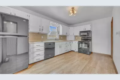 1118  Wilson Ave, Sheboygan, WI 53081 - Photo 6