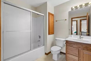 1117 N Sunnyslope Dr, Racine, WI 53406 - Photo 38