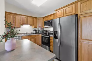 1117 N Sunnyslope Dr, Racine, WI 53406 - Photo 20