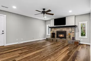1009 Sunrise Ct, Onalaska, WI 54650 - Photo 16