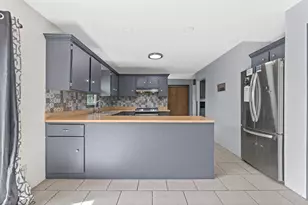 18775 W Observatory Rd, New Berlin, WI 53146 - Photo 10