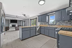18775 W Observatory Rd, New Berlin, WI 53146 - Photo 8