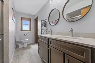 18775 W Observatory Rd, New Berlin, WI 53146 - Photo 14