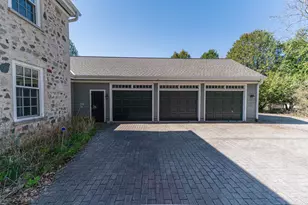 3582 E Norport Dr, Port Washington, WI 53074 - Photo 8