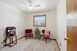 6009 Oriole Ln, Greendale, WI 53129 - Photo 24