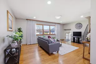 6009 Oriole Ln, Greendale, WI 53129 - Photo 8