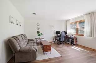6009 Oriole Ln, Greendale, WI 53129 - Photo 16