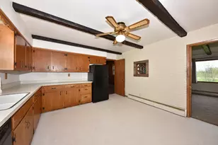 7526 W County Line Rd, Mequon, WI 53092 - Photo 6