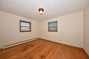7526 W County Line Rd, Mequon, WI 53092 - Photo 14
