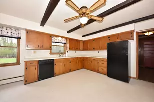 7526 W County Line Rd, Mequon, WI 53092 - Photo 4