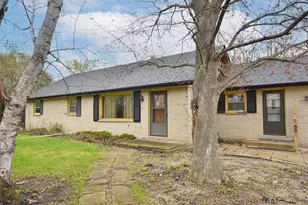 7526 W County Line Rd, Mequon, WI 53092 - Photo 26