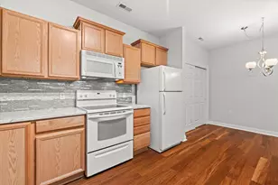 8610 S Roxbury Way, Oak Creek, WI 53154 - Photo 12
