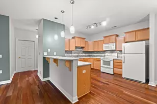 8610 S Roxbury Way, Oak Creek, WI 53154 - Photo 10