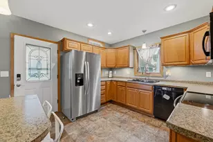 716 N Spring St, Beaver Dam, WI 53916 - Photo 2