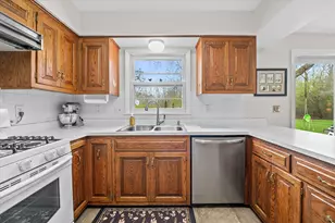 12547 N Jonquil Ct, Mequon, WI 53092 - Photo 10