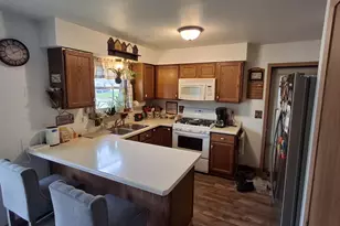 221 Robert St, Watertown, WI 53098 - Photo 10
