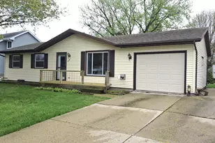 221 Robert St, Watertown, WI 53098 - Photo 22