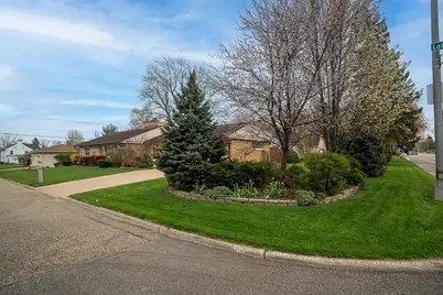 321  Lakecrest Dr, Racine, WI 53402 - Photo 26