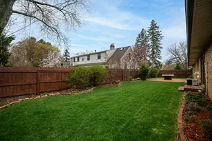 321 Lakecrest Dr, Racine, WI 53402 - Photo 6