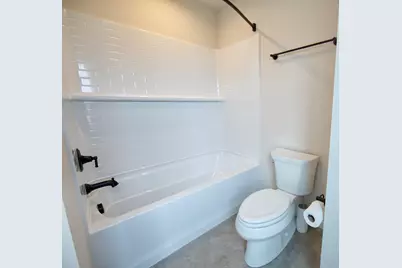 10601 N Tree Sparrow Dr, Mequon, WI 53097 - Photo 28