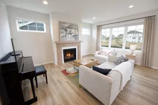 10601 N Tree Sparrow Dr, Mequon, WI 53097 - Photo 6