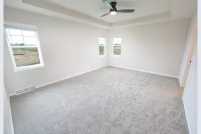 10601 N Tree Sparrow Dr, Mequon, WI 53097 - Photo 18