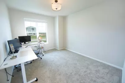 10601 N Tree Sparrow Dr, Mequon, WI 53097 - Photo 14