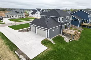 10601 N Tree Sparrow Dr, Mequon, WI 53097 - Photo 30