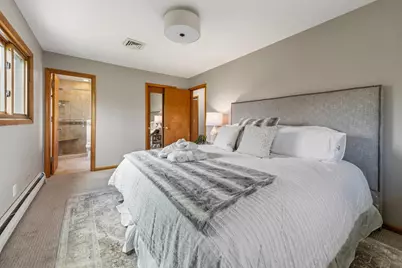 8480 N Indian Creek Pkwy, Fox Point, WI 53217 - Photo 14