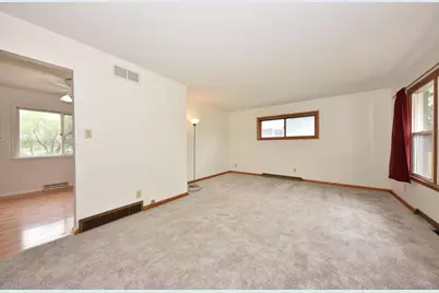 5760 W Betty Ln, Brown Deer, WI 53223 - Photo 10