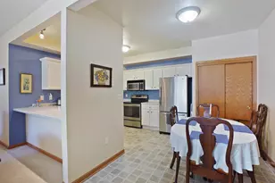 W398N5983 Autumn Woods Dr, Oconomowoc, WI 53066 - Photo 10