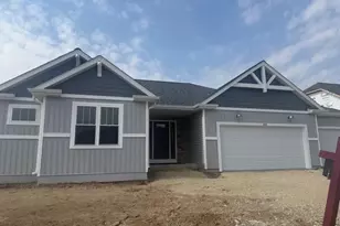 1313 Peony Pl, Fort Atkinson, WI 53538 - Photo 2