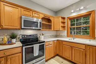 398 Oneida St, Delafield, WI 53018 - Photo 24