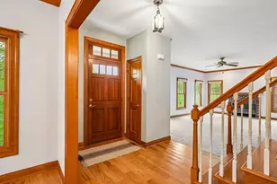 398 Oneida St, Delafield, WI 53018 - Photo 10
