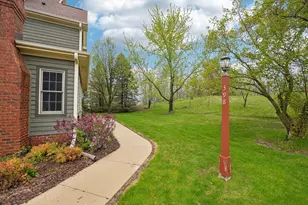 398 Oneida St, Delafield, WI 53018 - Photo 4