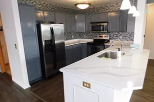 1664 New Port Vista Dr, Port Washington, WI 53074 - Photo 6