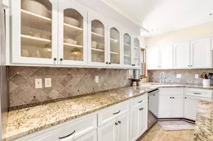 4748 Sumac Ln, Greendale, WI 53129 - Photo 14